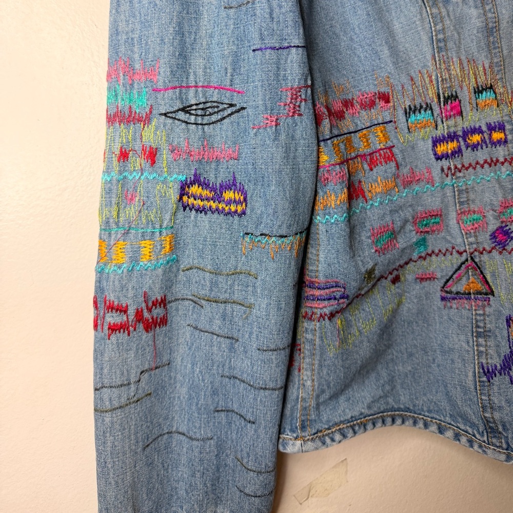 Chico’s Embroidered Denim Jacket Colorful Southwestern Stitch Size 2 - Picture 8 of 10